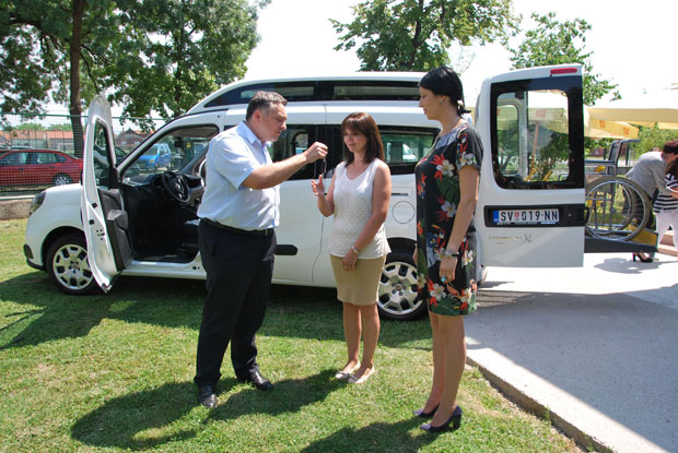 Специјално возило за болесну децу